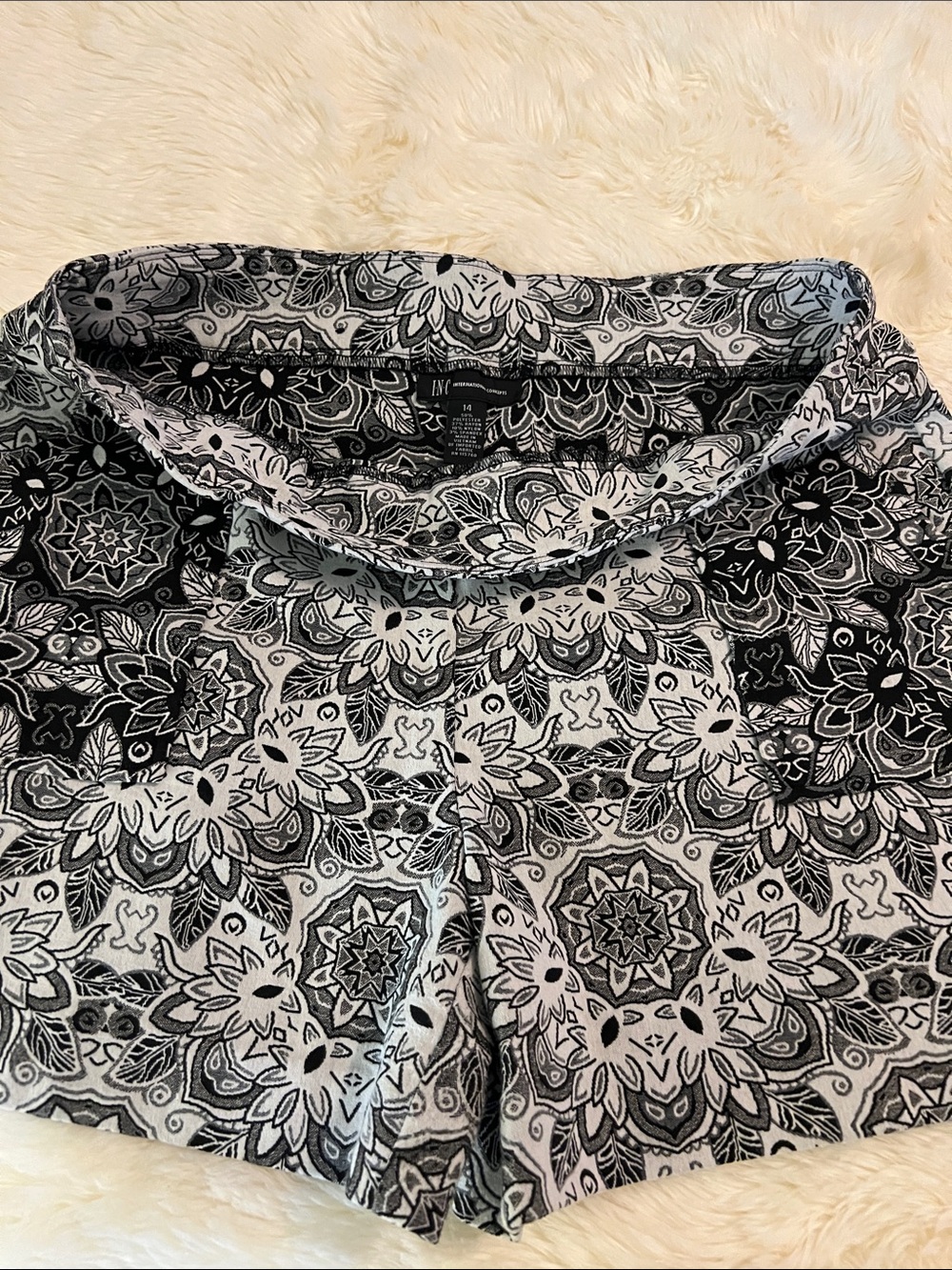 Black and White Floral Bandana Print Shorts I.N.C size 14